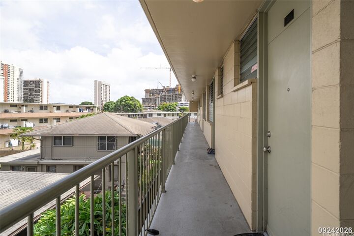 Property Photo:  727 University Avenue 201  HI 96826 