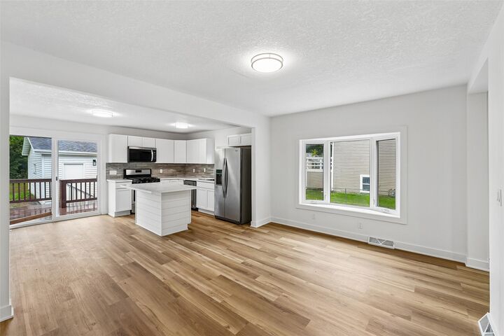 Property Photo:  2533 E 23rd Street  IA 50317 