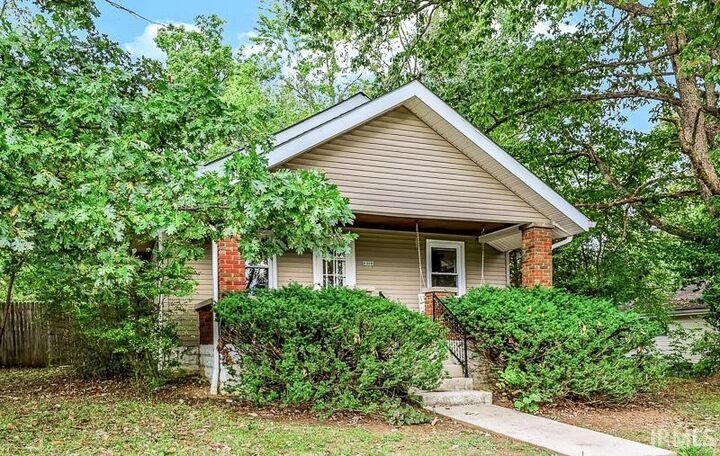 Property Photo:  2312 S Ford Avenue  IN 47403-3321 