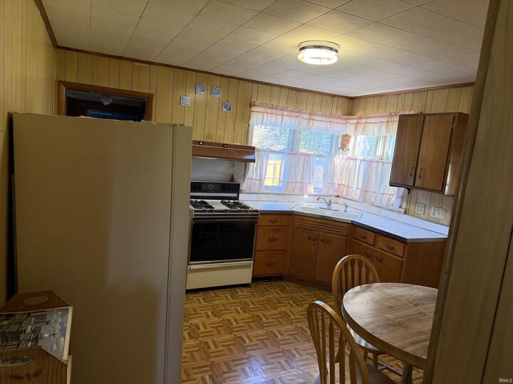 Property Photo: 1051 Pennsylvania Avenue IN 46563