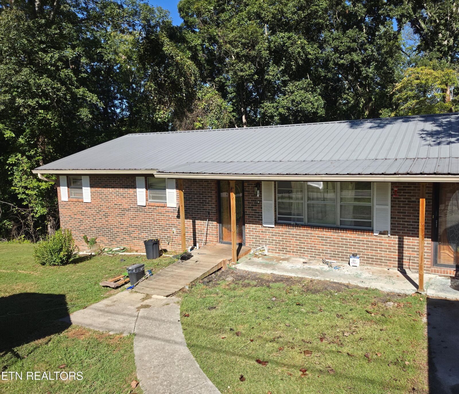 Property Photo:  142 Oak Circle  TN 37769 