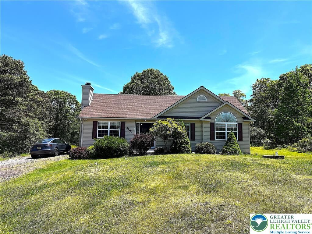 Property Photo:  1646 Clover Road  PA 18334 