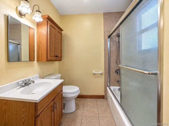 Property Photo:  14 Balfour Street  NY 10305 