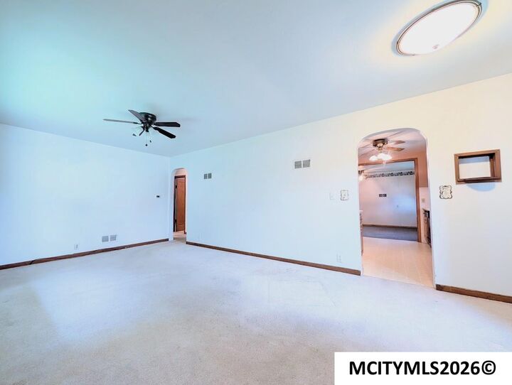 Property Photo:  516 10th NW  IA 50401 