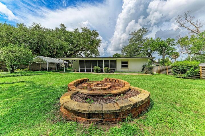 Property Photo:  319 20th Street E  FL 34208 