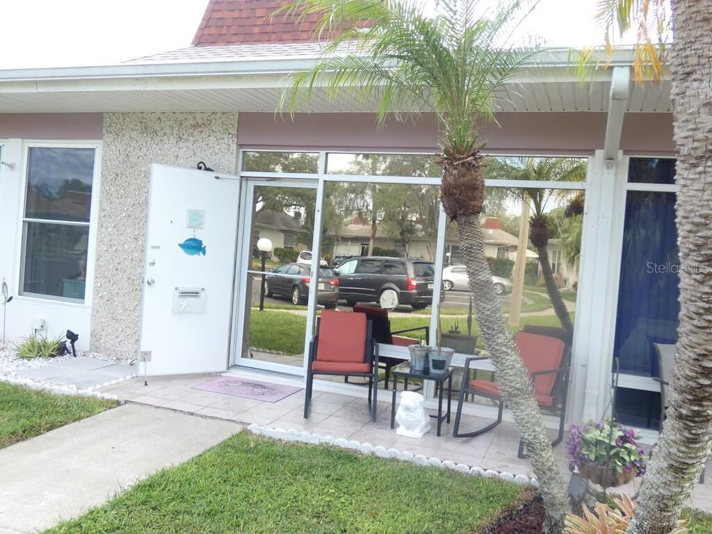 Property Photo:  