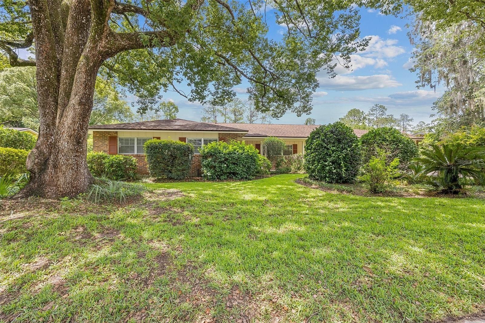 Property Photo: 2288 NW 21st Avenue FL 32605