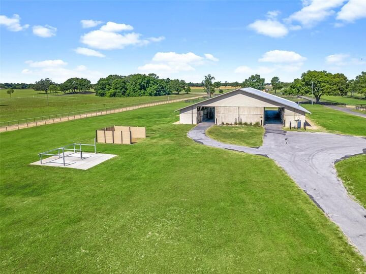 Property Photo:  1000 NW 150th Avenue  FL 34482 