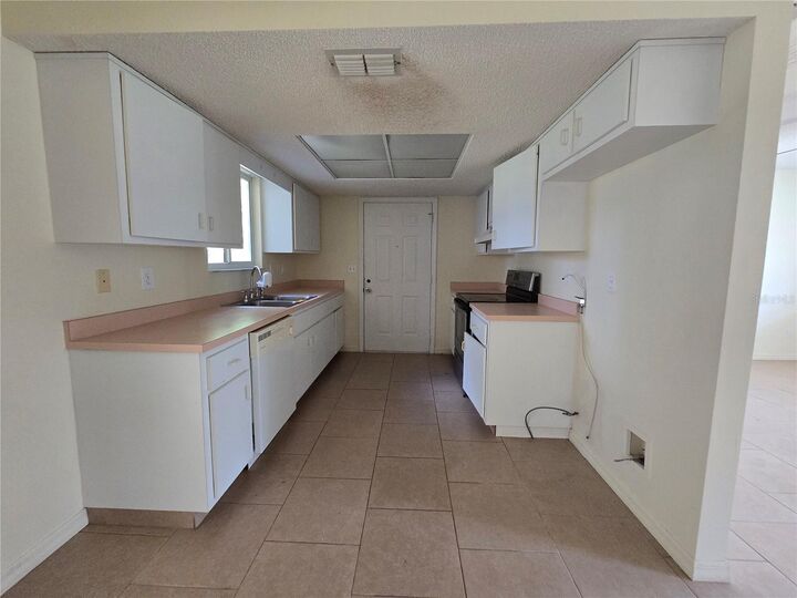 Property Photo:  6043 SW 63rd Street  FL 34474 