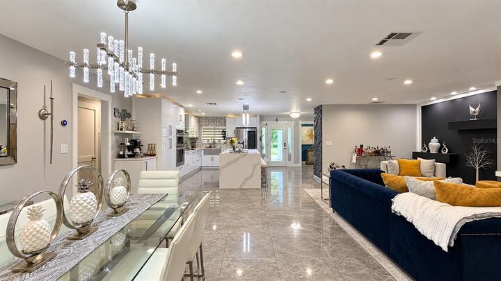 Property Photo:  5213 Wildflower Road  FL 32821 