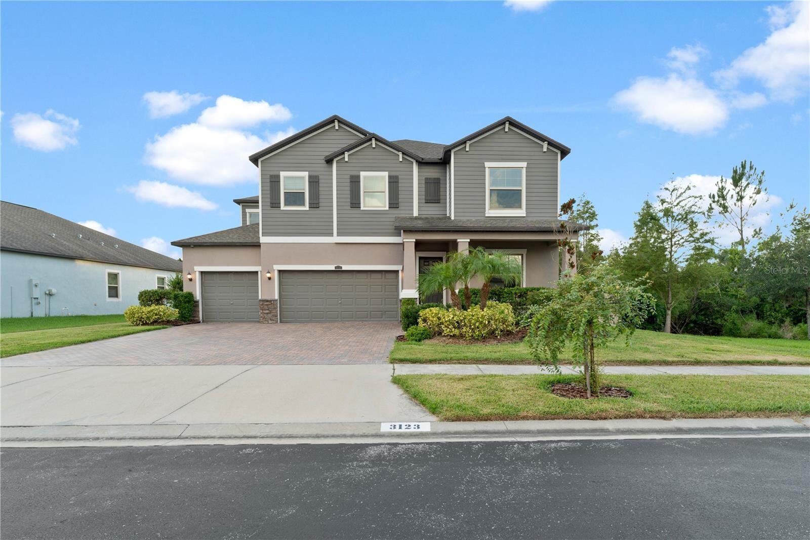 Property Photo:  3123 Hilliard Dr  FL 33543 