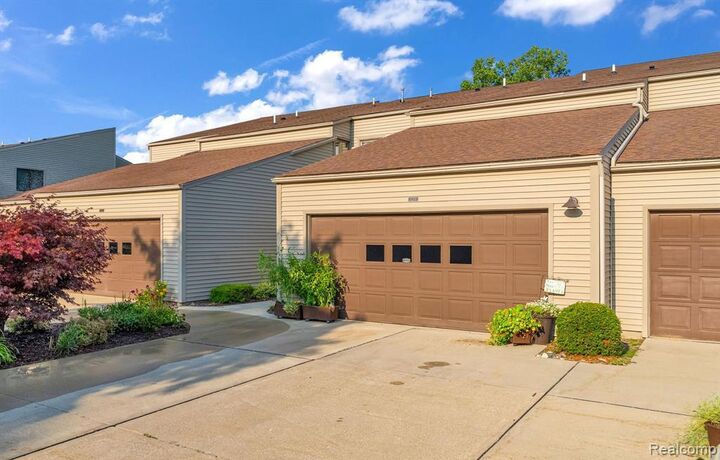 Property Photo:  7214 2nd Street  MI 48059 1903 