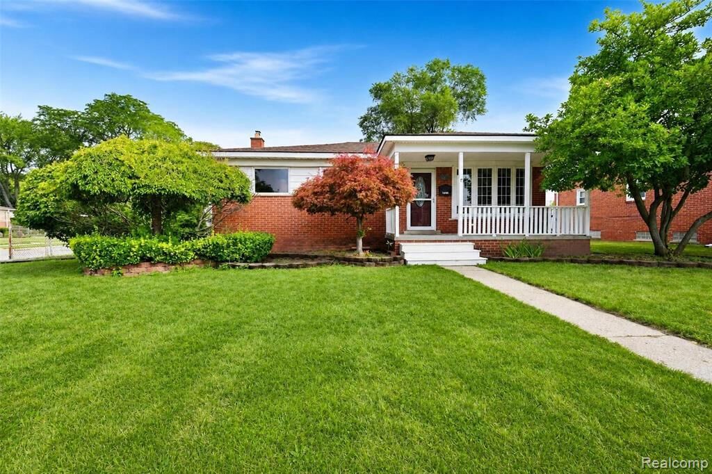 Property Photo: 32612 Dover Street MI 48135 1670