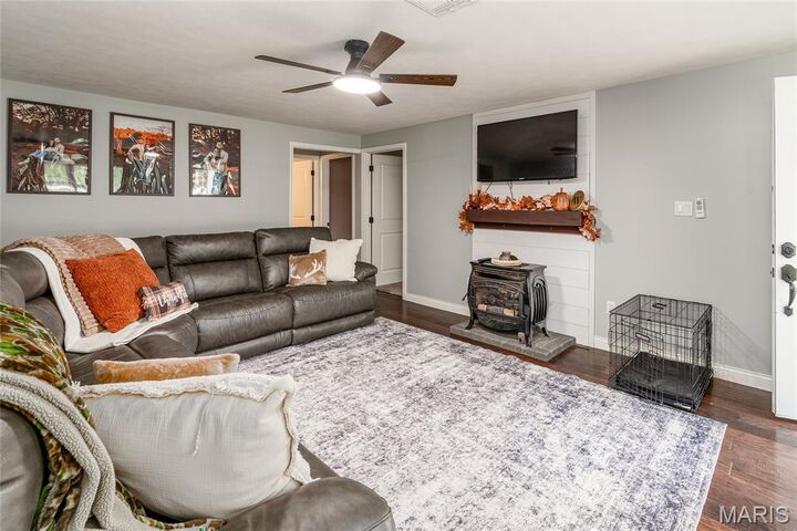 Property Photo:  1008 State Highway 37  IL 62896 