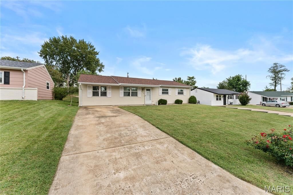 Property Photo:  833 Weedel Drive  MO 63010 