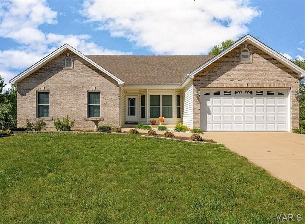 Property Photo: 34 Saint Nicholas Court MO 63366