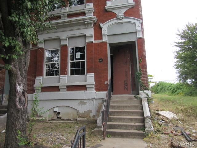 Property Photo: 2926 James Cool Papa Bell Avenue MO 63106