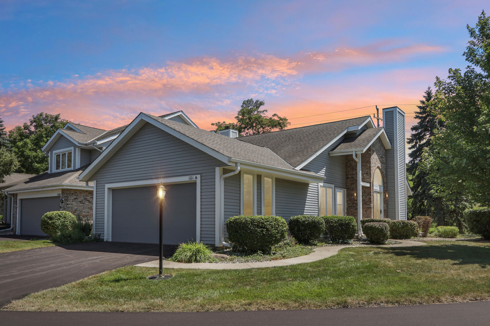 Property Photo:  101 E Sutton Pl  WI 53188 