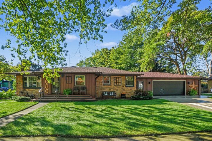 Property Photo: 1050 Park Avenue MI 49417