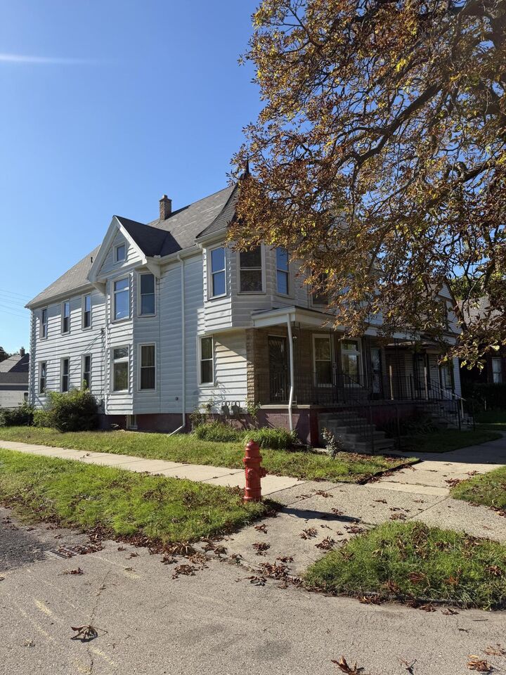 Property Photo:  5205 Canton Street  MI 48211 