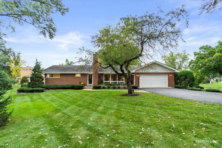 Property Photo:  22W126 Buena Vista Drive  IL 60137 