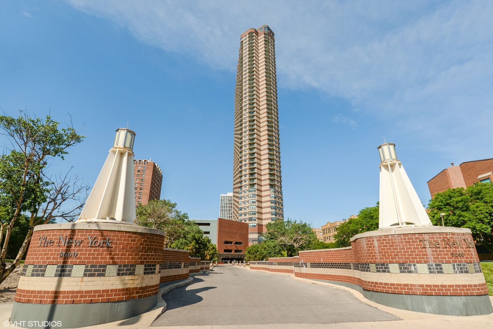 Property Photo: 3660 N Lake Shore Drive 2703 IL 60613