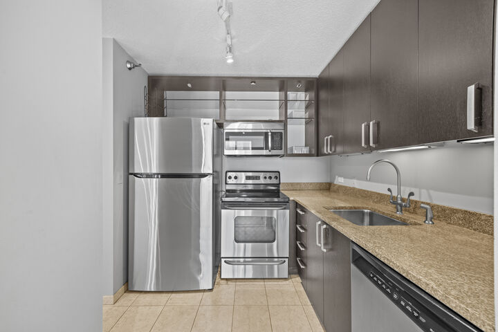 Property Photo:  1212 N Lasalle Street 2505  IL 60610 