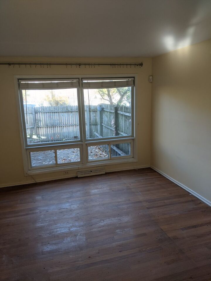 Property Photo:  822 Skokie Boulevard E  IL 60091 