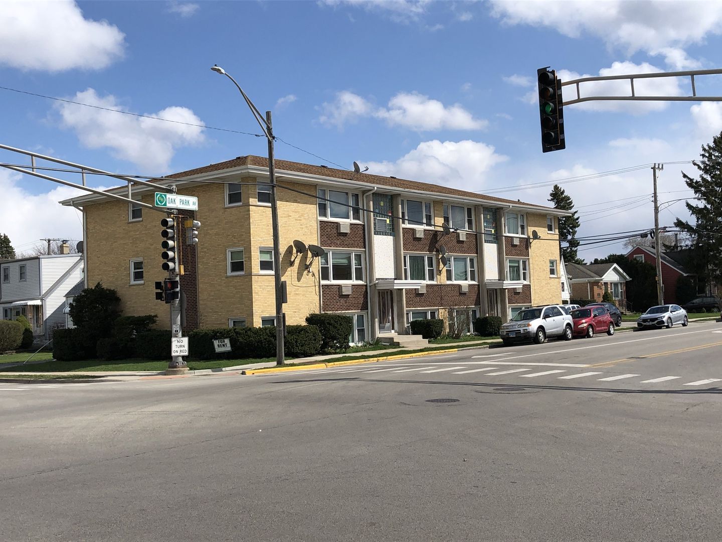 Property Photo:  4385 N Oak Park Avenue 1-B  IL 60706 