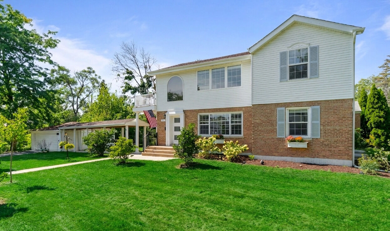 Property Photo:  201 W Potomac Avenue  IL 60148 