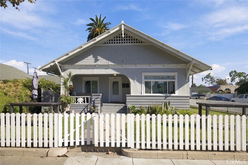 Property Photo:  421 E Walnut  CA 92701 