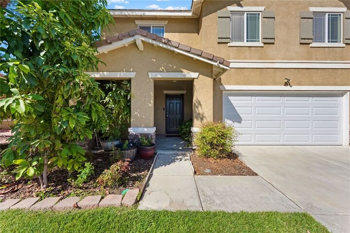 Property Photo:  702 Gloriosa  CA 92571 