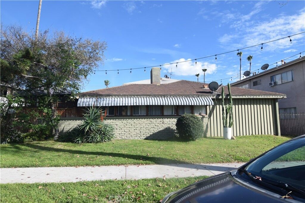 Property Photo:  6708 Whitsett  CA 91606 