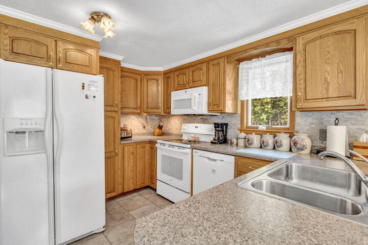 Property Photo:  735 N Main  ME 04412 
