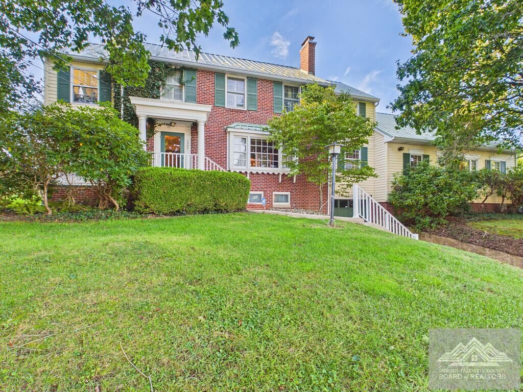 Property Photo:  1008 Henry Street  WV 24740 