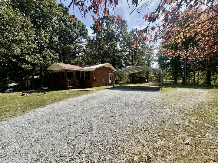 Property Photo:  106 Oak Hill Dr  TN 37185 