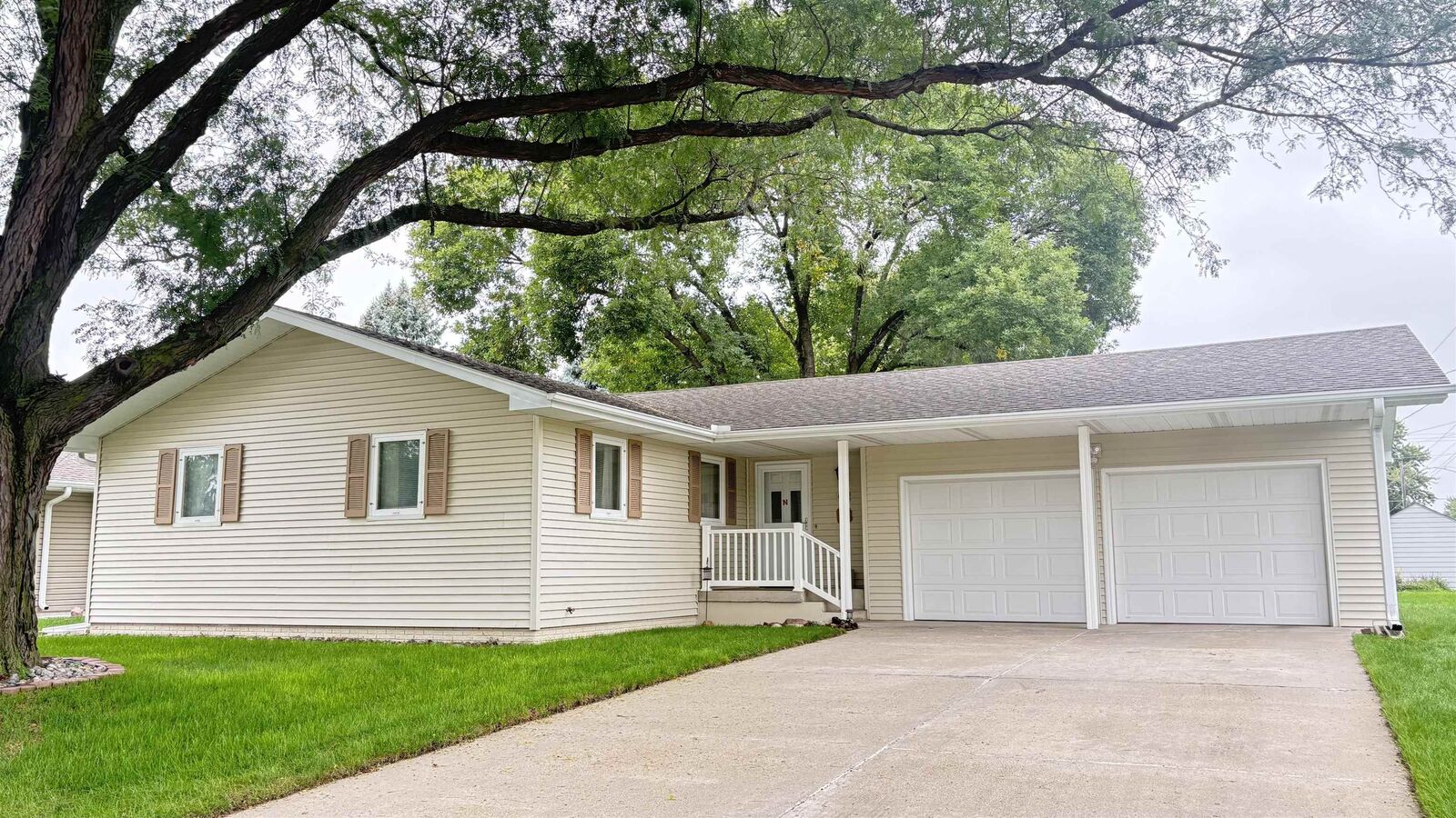 Property Photo:  603 E Bluff Ave  NE 68701-000 