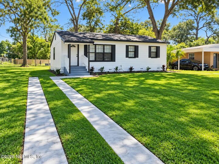 Property Photo:  10521 Briarcliff Road E  FL 32218 