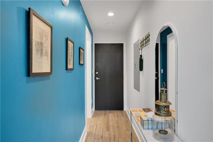 Property Photo: 427 Esplanade Avenue 103 LA 70116