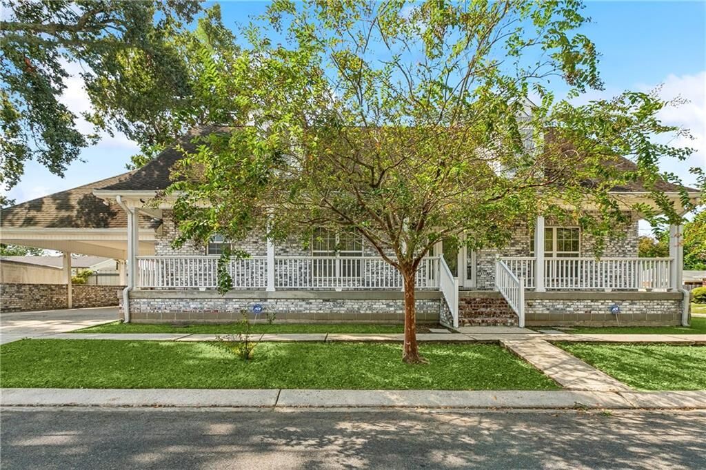 Property Photo:  614 W Josephine Street  LA 70043 