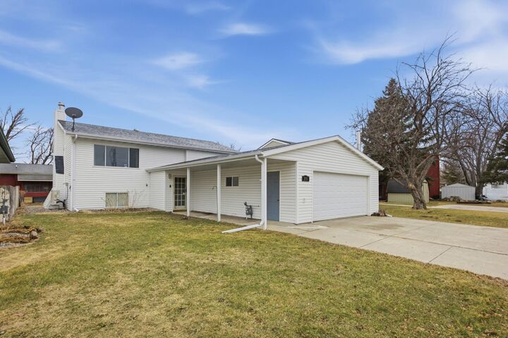 Property Photo:  2155 4th Avenue E  ND 58078 