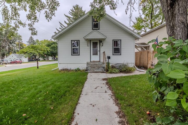 Property Photo:  156 13th Avenue N  MN 56387 