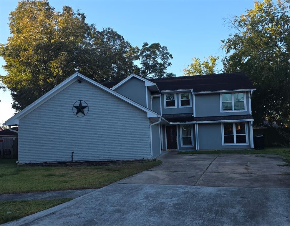 Property Photo:  8626 Berryvine Drive  TX 77489 