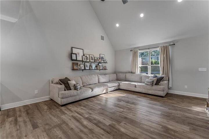 Property Photo:  13 Hinckley Circle  AR 72714 