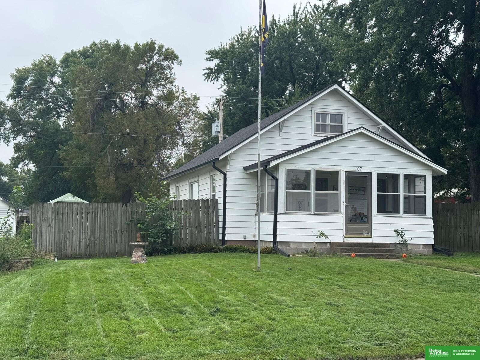 Property Photo:  107 W Locust Street  NE 68044 
