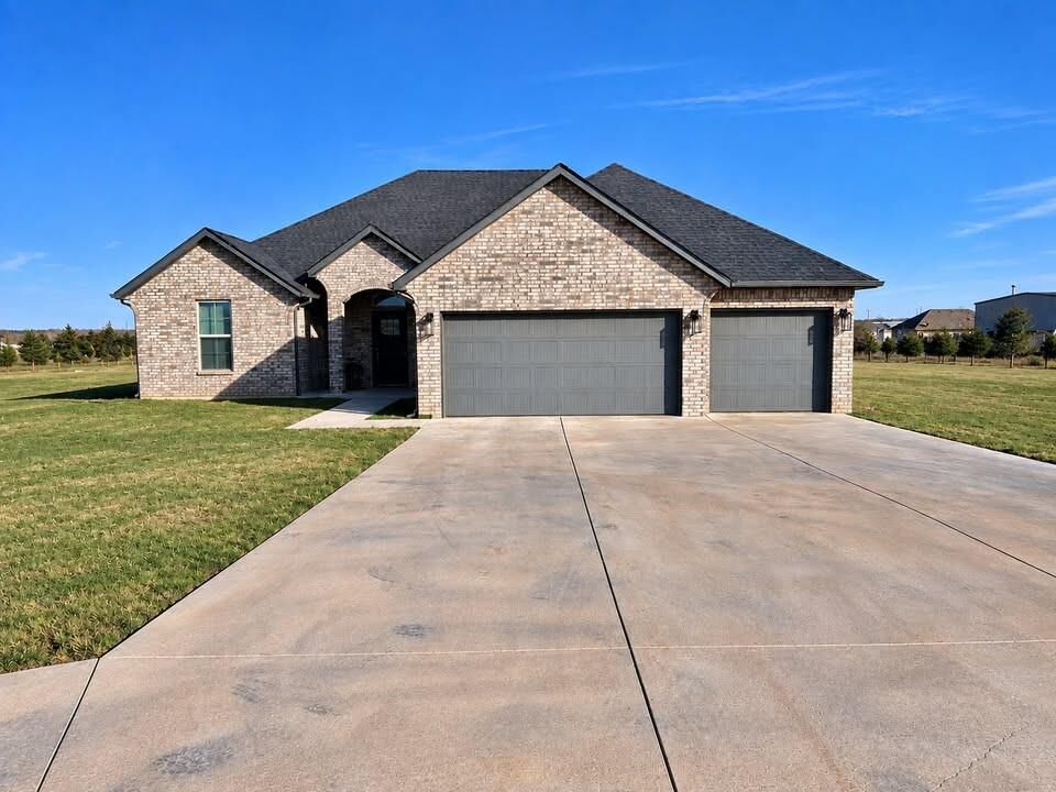 Property Photo:  8740 Summit View Lane  OK 73025 