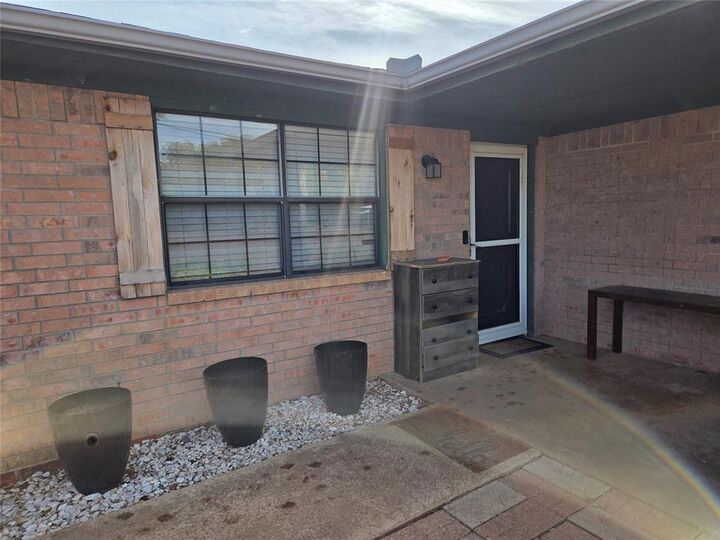 Property Photo:  124 E Gardner Street  OK 73075 