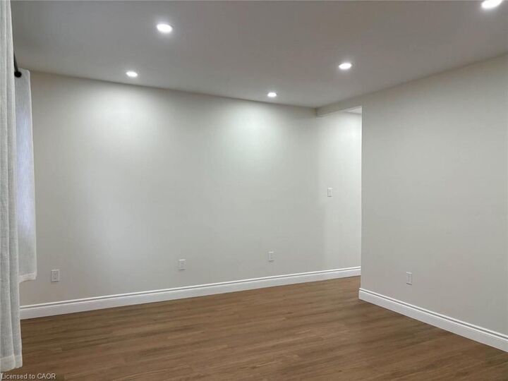 Property Photo:  27 Mahony Avenue  ON L8H 3C3 