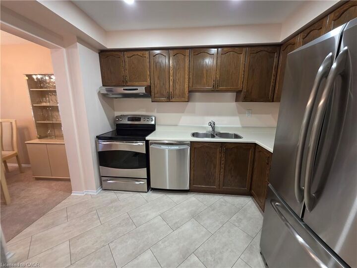 Property Photo:  385 The East Mall 17  ON M9B 6J4 