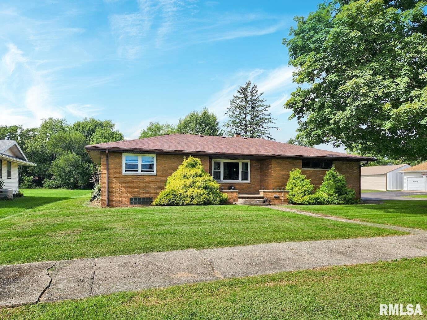 Property Photo:  310 N Madison Avenue  IL 61491 